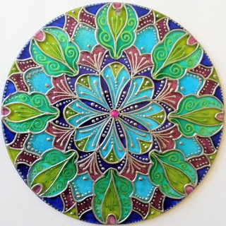"Kouzel plná" - mandala vnitřní volnosti, vyrovnanosti a Radosti  (malba na skle - 12 cm)