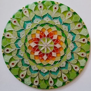 Mandala "Jarní odmykání" - mandala otevřenosti, jemnocitu a pozitivního ladění (malba na skle - 15 cm)
